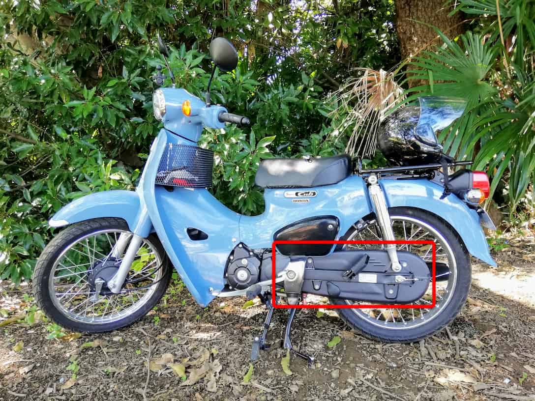 スーパーカブ110(JA44)のドライブチェーンに注油＆掃除方法を紹介